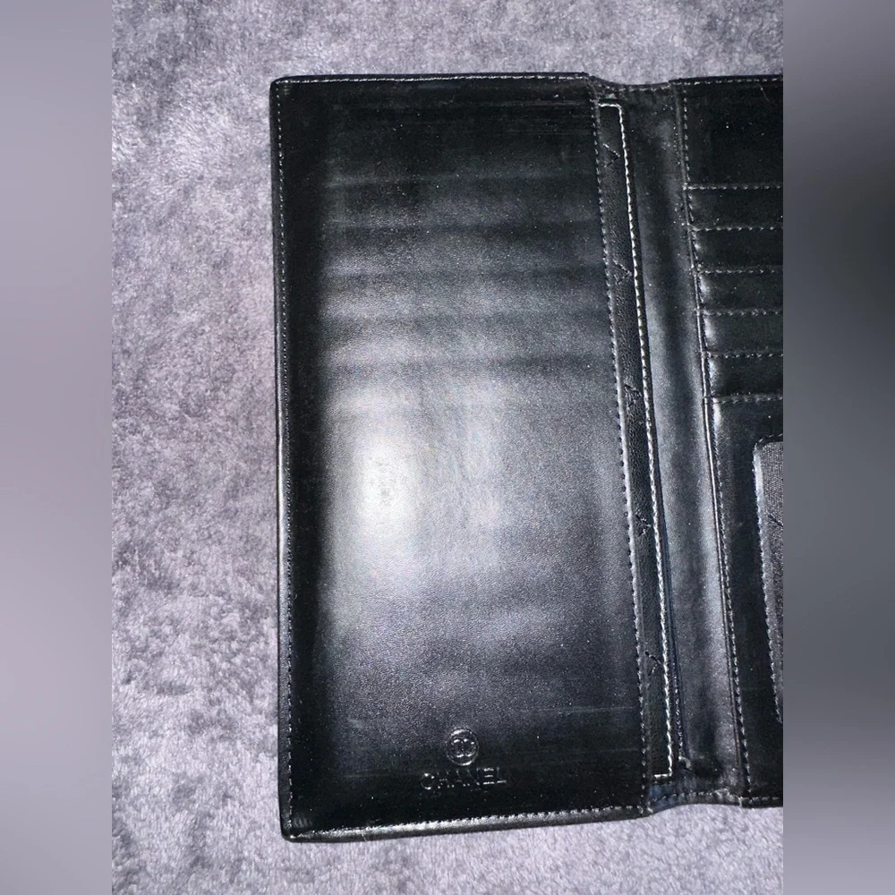 Chanel Vintage Black and White Quilted Wallet Luxurious Design - Picture 10 of 16